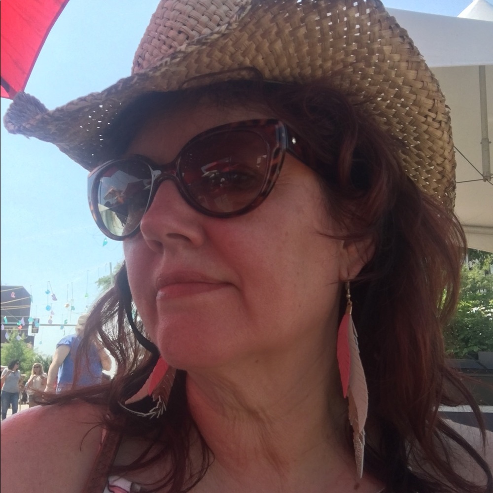 Meet your Posher, Pam